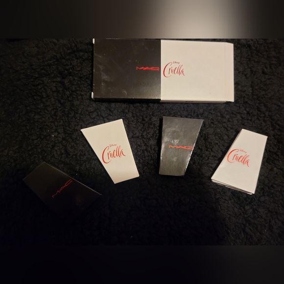 MAC Cruella To Be Kind Eyeshadow Palette - Picture 4 of 9